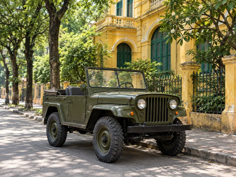 Khám phá Hà Nội bằng xe jeep quân đội cổ
